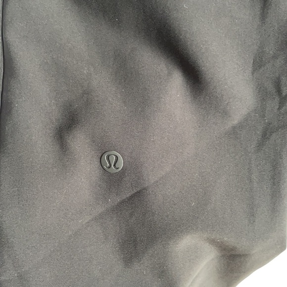 COPY - Black Lululemon on the fly pants - Picture 4 of 4